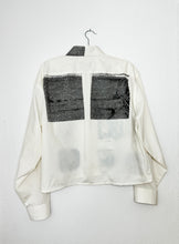 Load image into Gallery viewer, IVORY CROPPED LONG SLEEVE BUTTON-UP