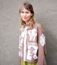 Load image into Gallery viewer, CHOCOLATE &amp; WHITE CROPPED LONG SLEEVE BUTTON-UP