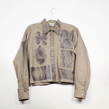 Load image into Gallery viewer, CHOCOLATE &amp; SOIL CROPPED LONG SLEEVE BUTTON-UP